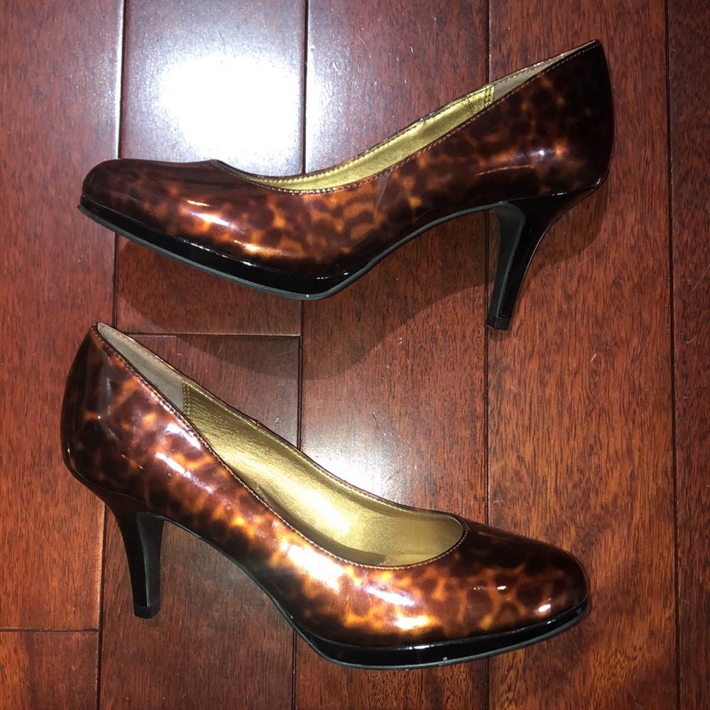 Coach and four NEW shiny patent leather leopard cheetah print heels brown gold - Picture 7 of 11